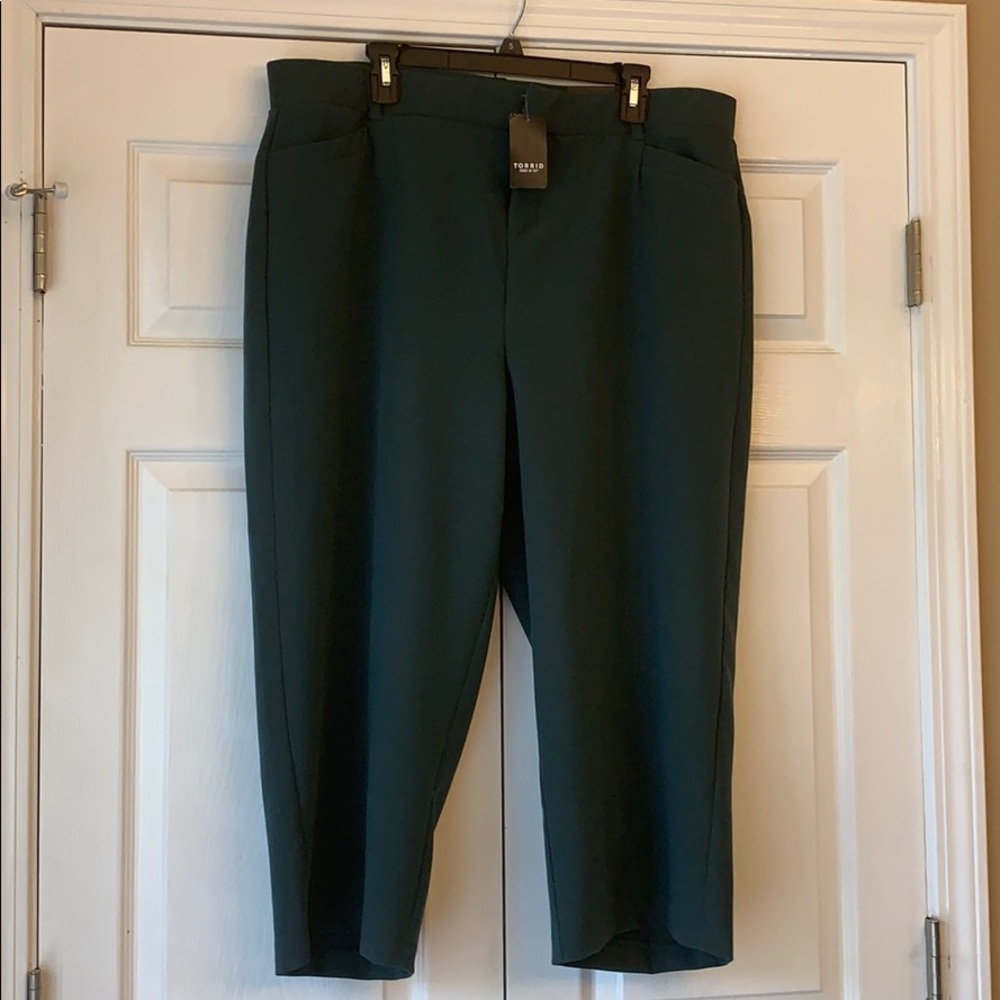 Torrid Capri length trouser